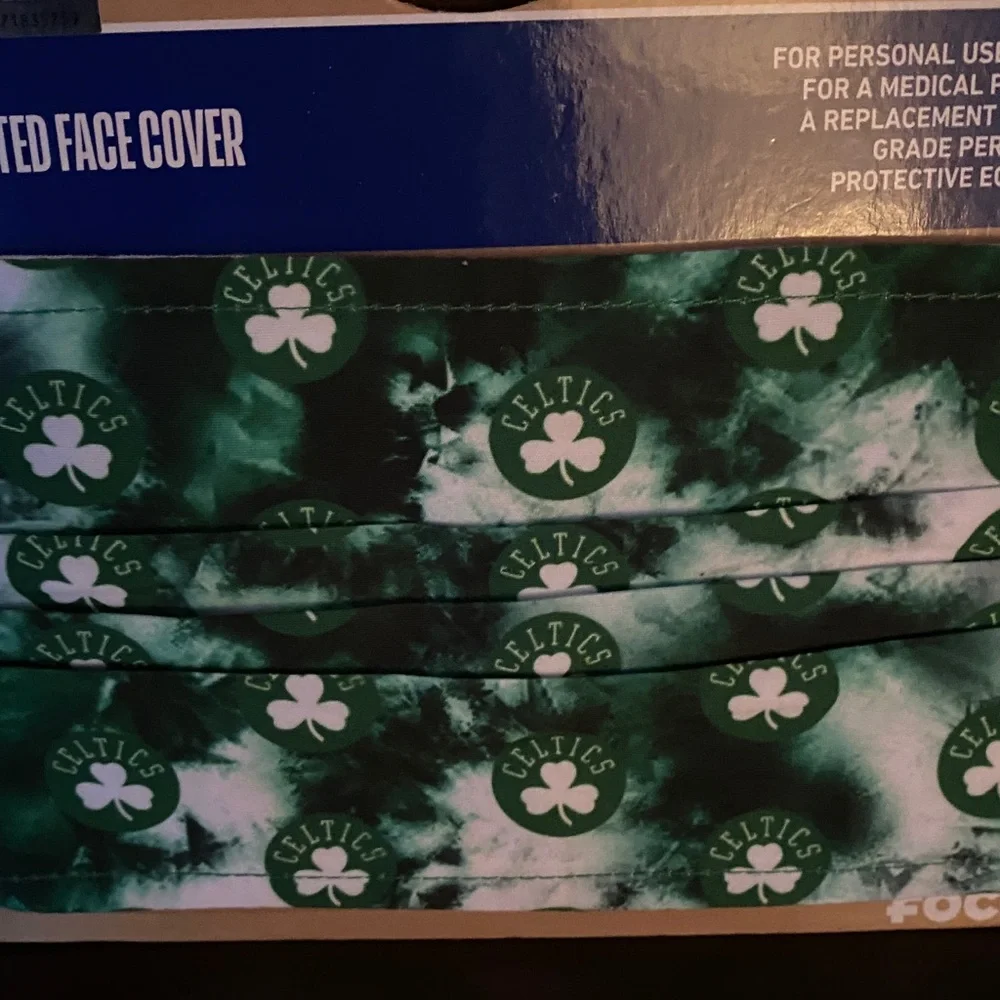 NBA Boston Celtics Pleated Face Cover.